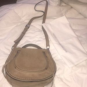 Rebecca Minkoff Suede the saddle bag in mushroom